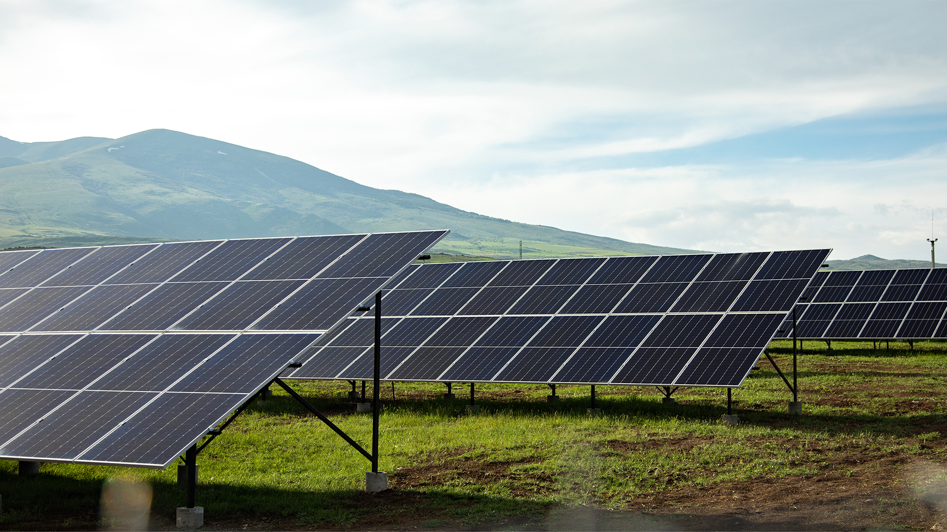 太陽光発電設備のイメージ写真